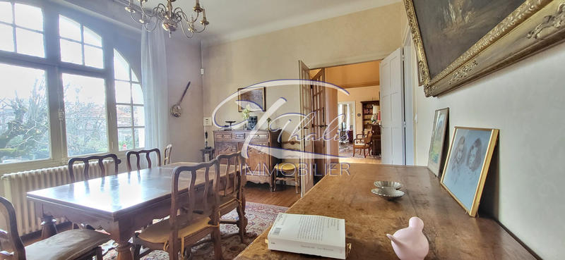 Villa - 319 m² - 12 pièces