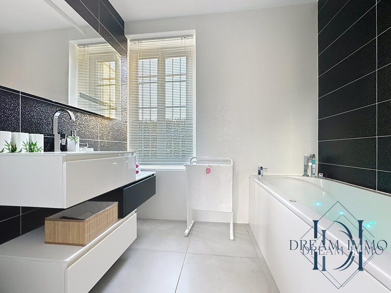 Maison - 143 m² - 5 pièces