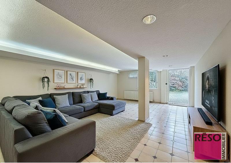 Maison - 230 m² - 7 pièces