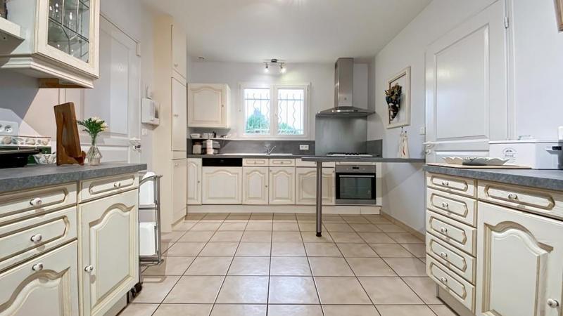 Maison - 210 m² - 10 pièces