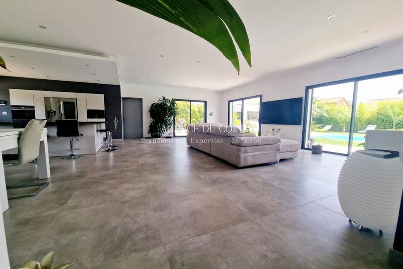 Villa - 211 m² - 7 pièces