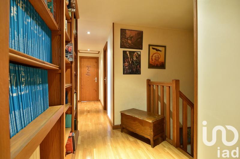 Maison - 220 m² - 8 pièces