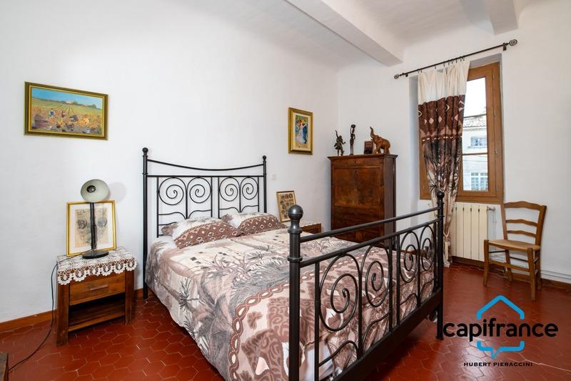 Maison - 210 m² - 7 pièces