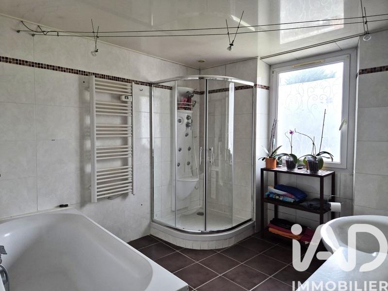 Maison - 186 m² - 8 pièces