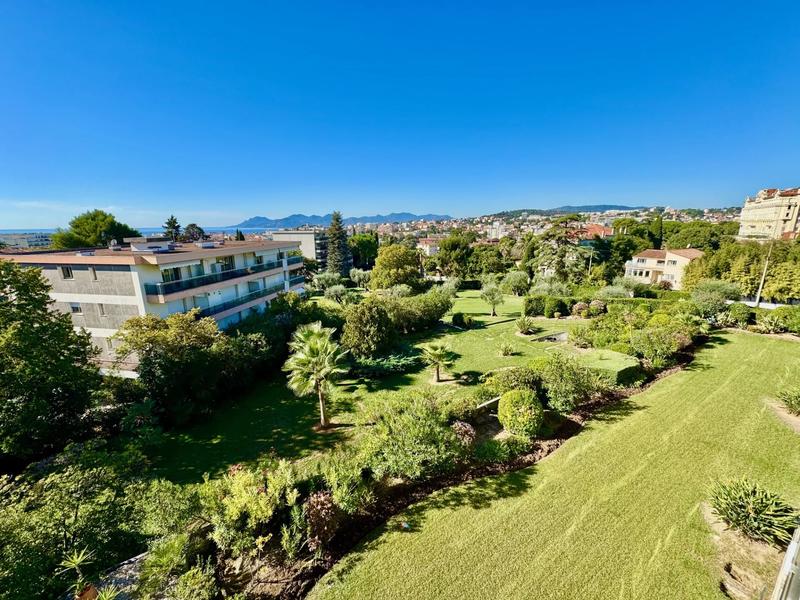 Appartement - 105 m² - 4 pièces