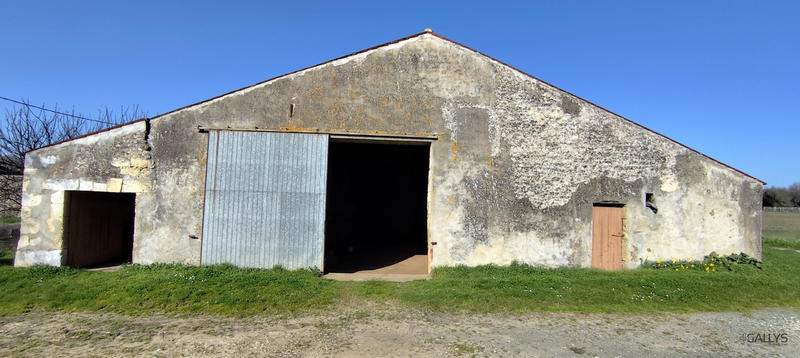 Maison ancienne - 690 m² - 7 pièces