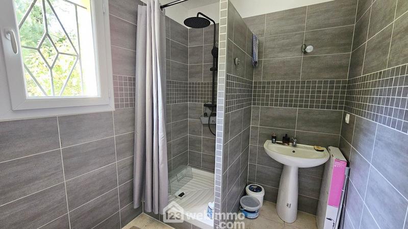 Maison - 202 m² - 8 pièces