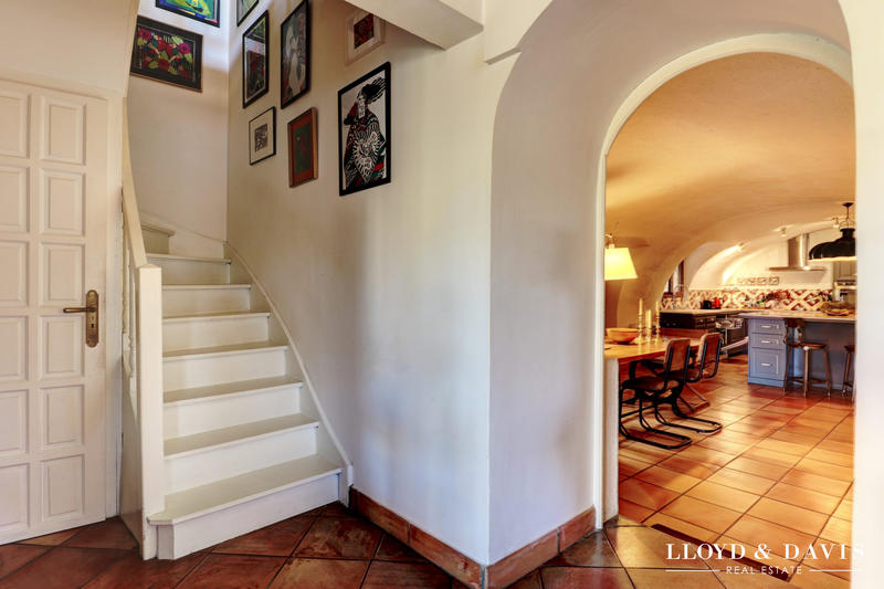 Mas - 204 m² - 9 pièces