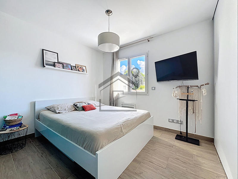 Maison - 93 m² - 5 pièces