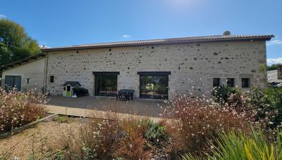 Maison - 280 m² - 4 pièces