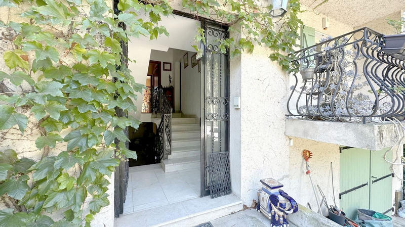 Maison - 320 m² - 10 pièces