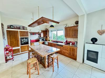 Maison - 263 m² - 7 pièces