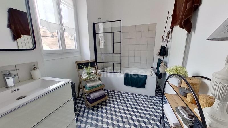 Maison - 184 m² - 7 pièces