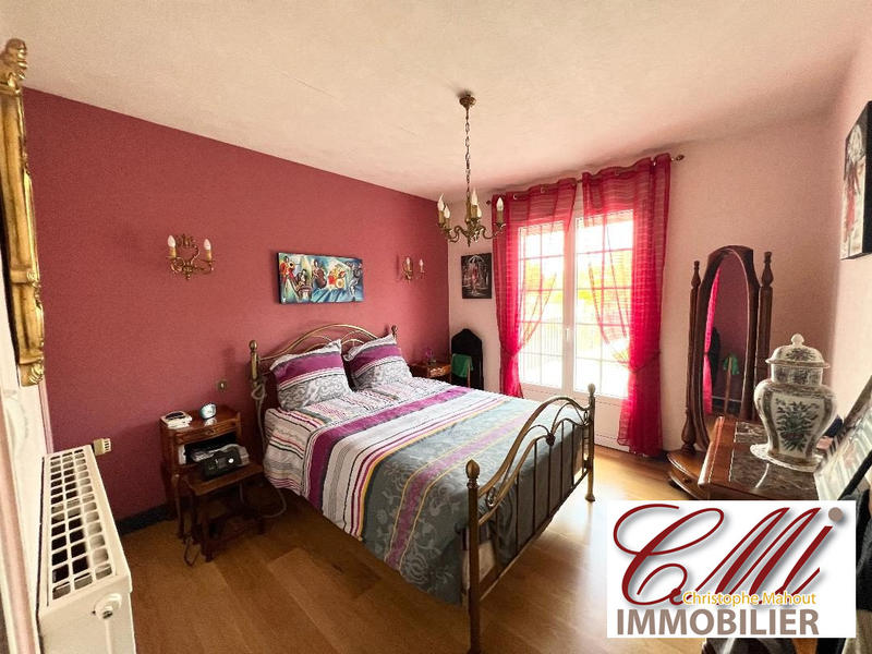 Maison - 217 m² - 8 pièces