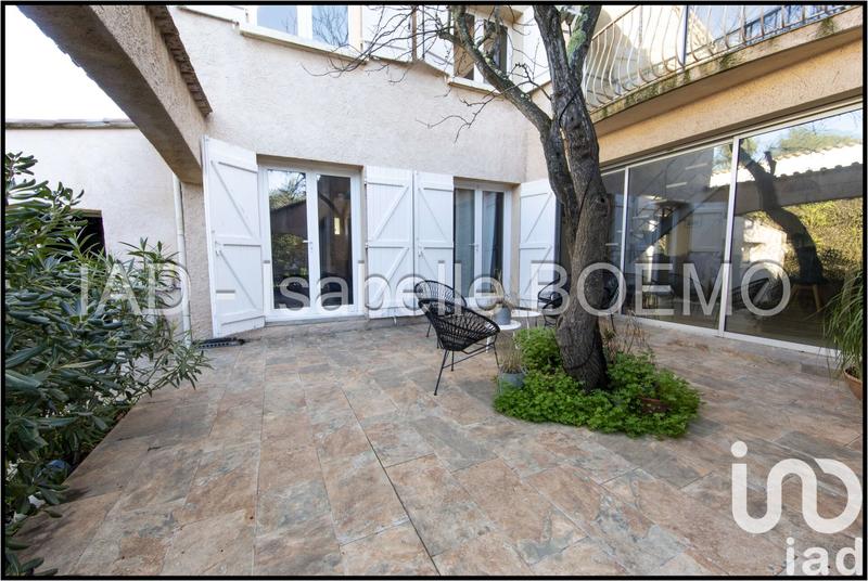 Maison - 216 m² - 9 pièces