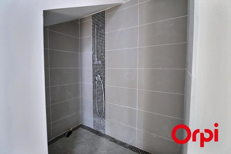 Loft - 128 m² - 4 pièces