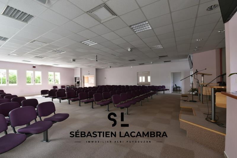 Local commercial - 253 m² - 4 pièces