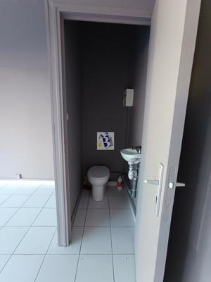 Services - 18 m² - 1 pièce