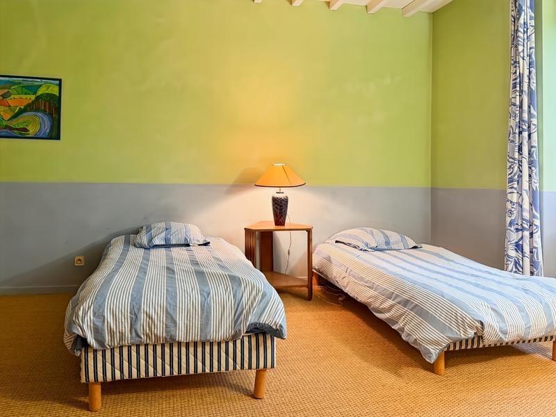 Maison en pierre - 302 m² - 8 pièces