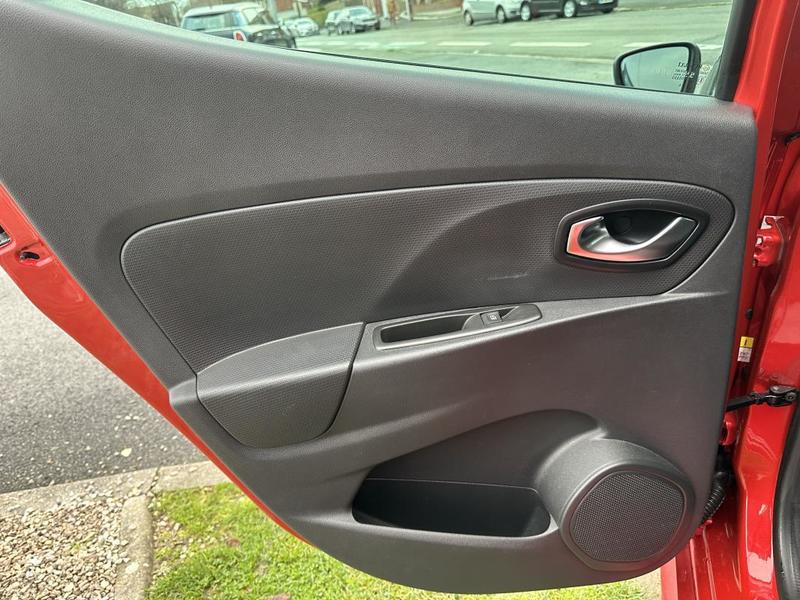 Renault Clio IV Rs Trophy 1.6 TCe 220