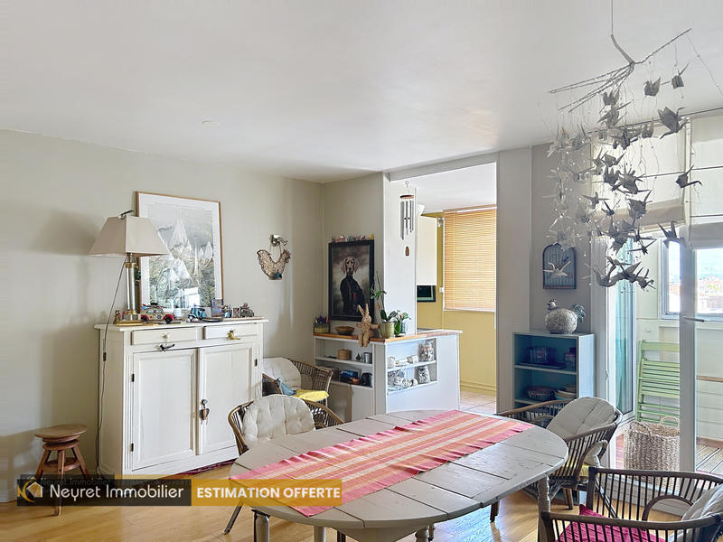 Appartement - 84 m² - 4 pièces