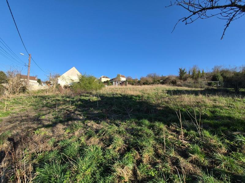 Terrain constructible - 1 232 m²