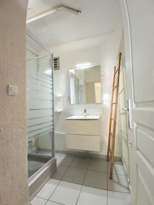 Immeuble - 180 m² - 10 pièces