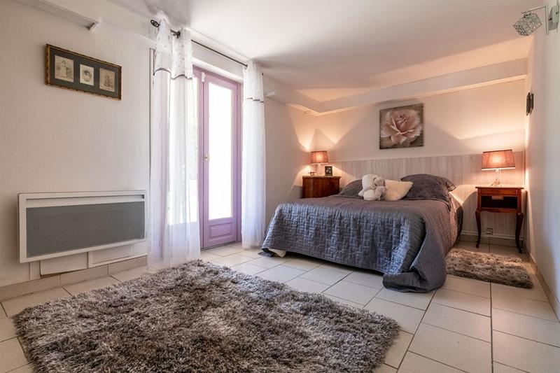 Maison - 223 m² - 7 pièces