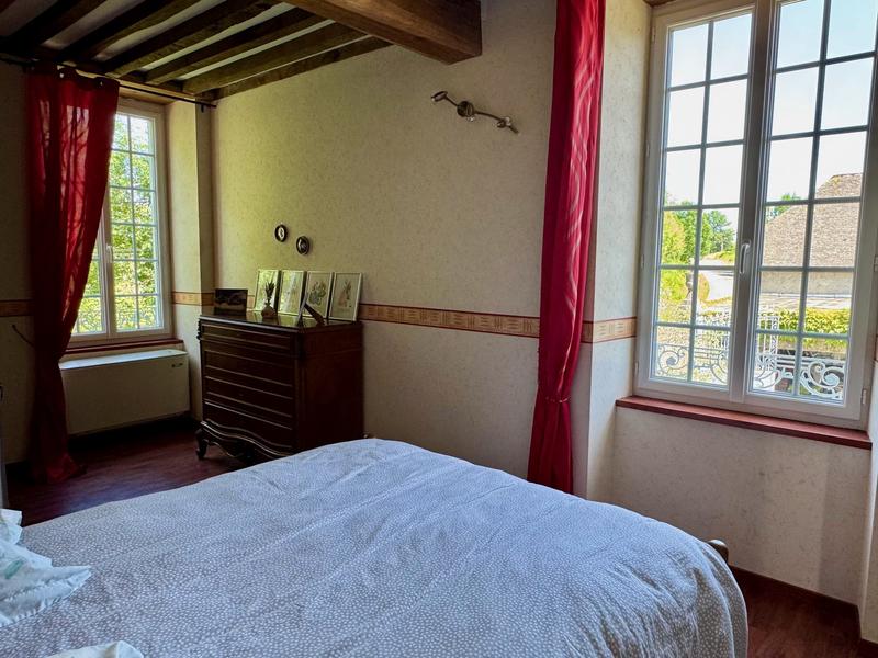 Maison - 210 m² - 6 pièces