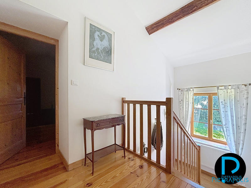 Maison - 334 m² - 7 pièces