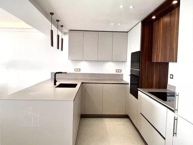 Appartement - 98 m² - 3 pièces