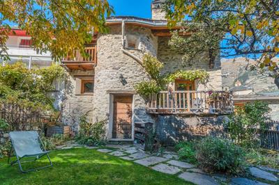 Maison - 438 m² - 12 pièces