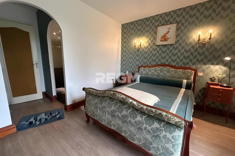 Maison - 175 m² - 7 pièces