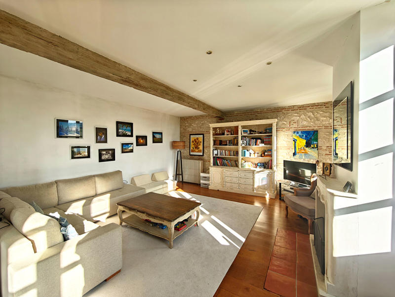 Maison - 316 m² - 10 pièces