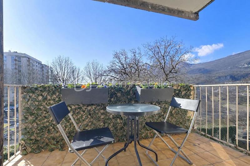 Appartement - 95 m² - 6 pièces