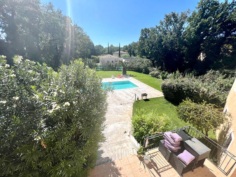 Maison - 230 m² - 8 pièces