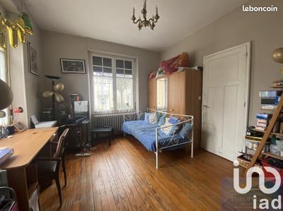 Maison - 225 m² - 7 pièces