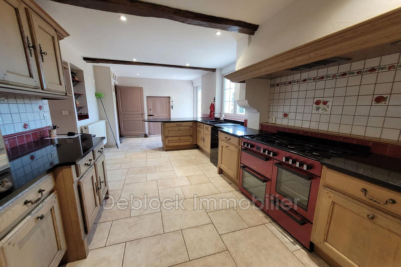 Maison - 265 m² - 6 pièces