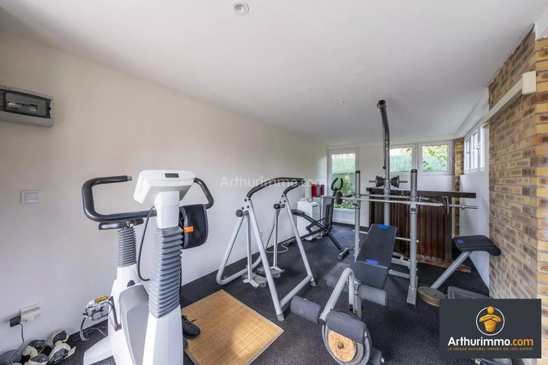 Maison - 223 m² - 7 pièces