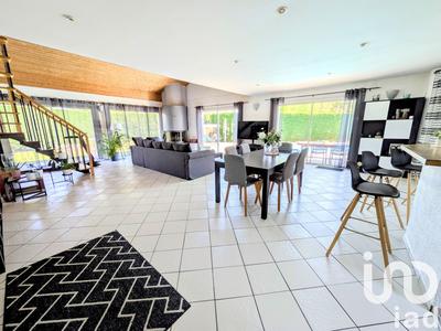 Maison - 160 m² - 5 pièces