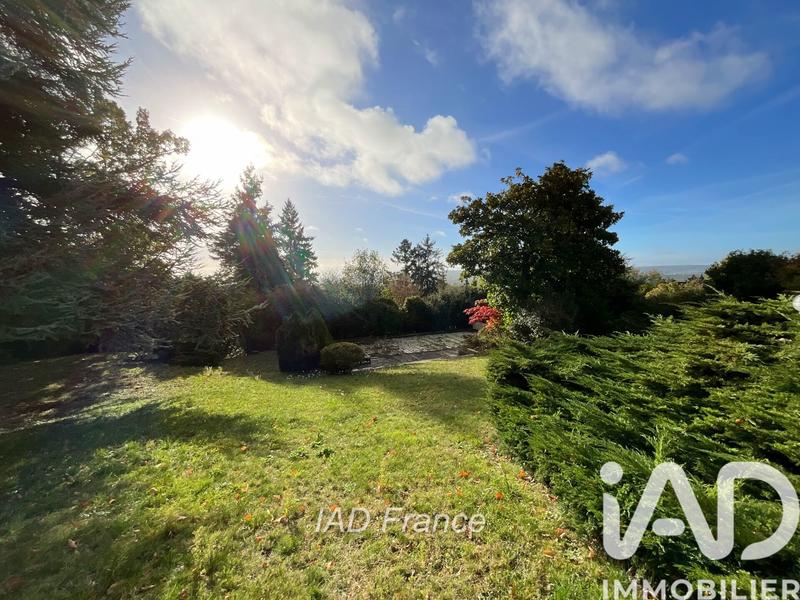 Maison - 225 m² - 8 pièces