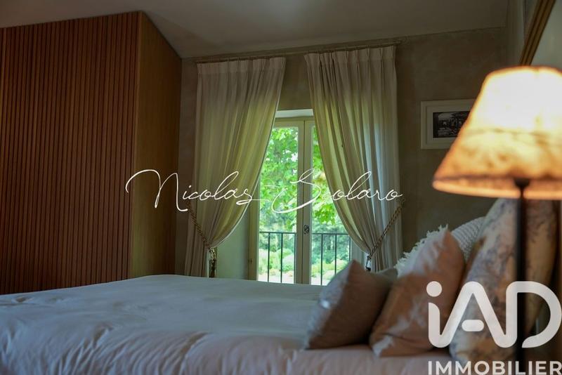 Maison - 310 m² - 8 pièces