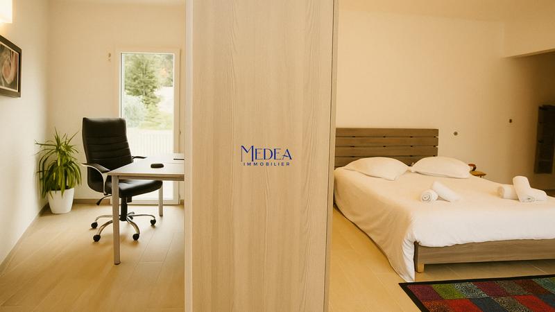 Villa - 340 m² - 10 pièces