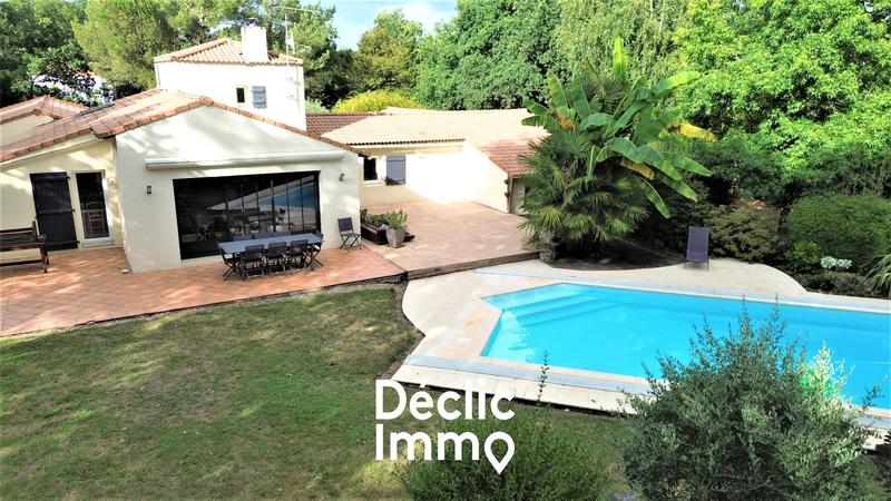 Maison - 169 m² - 7 pièces