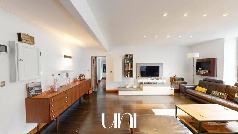 Propriété - 326 m² - 12 pièces