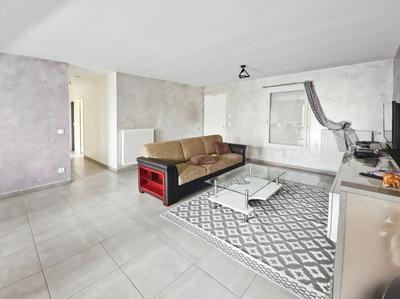 Maison - 91 m² - 5 pièces