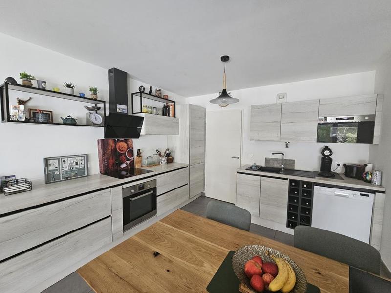 Appartement - 77 m² - 3 pièces