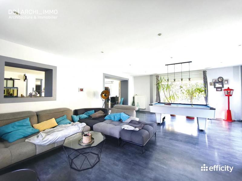 Maison - 205 m² - 7 pièces