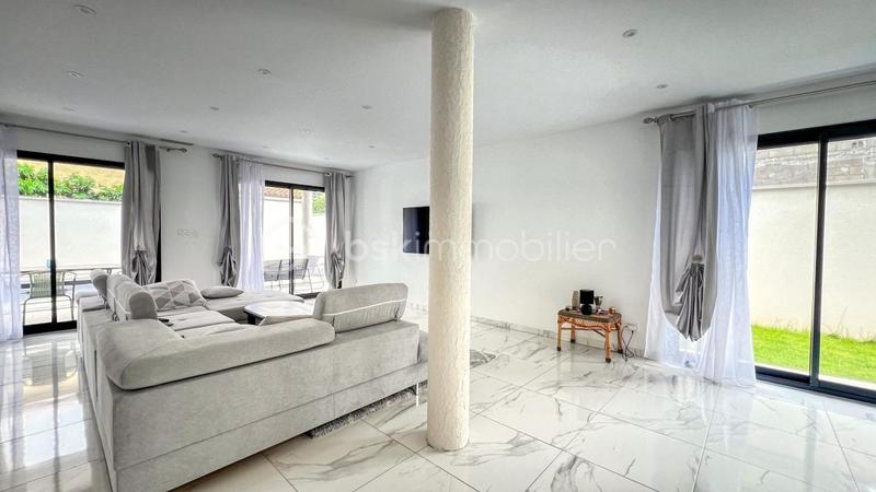 Maison - 163 m² - 5 pièces