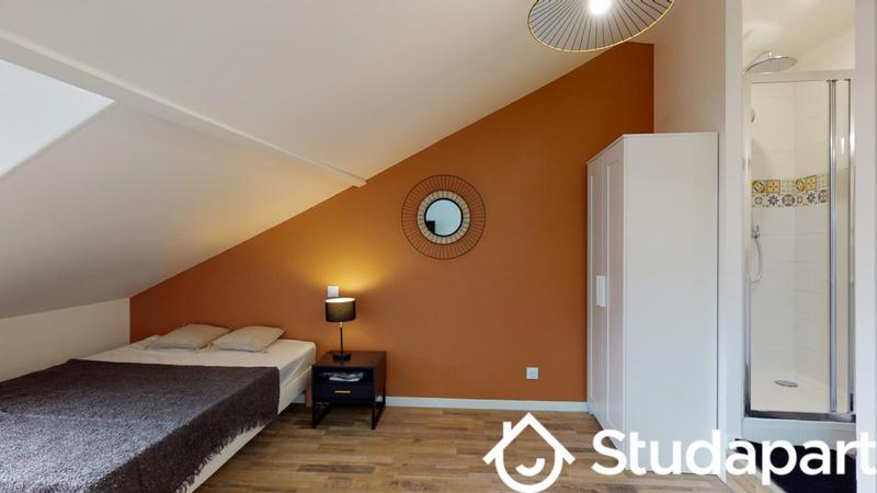 Chambre - 11 m² - 1 pièce